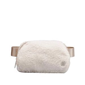 Lululemon Everywhere FLEECE Belt Bag FLEECE SHERPA  Natural Ivory / Tr Nwt